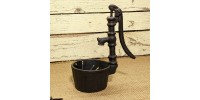 Porte-allumettes pompe a eau en fonte